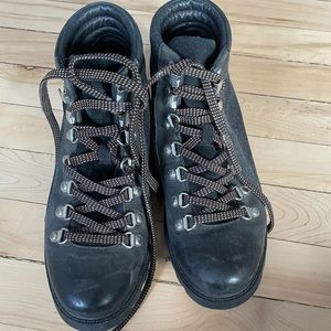 Sorel black winter hiking style boots